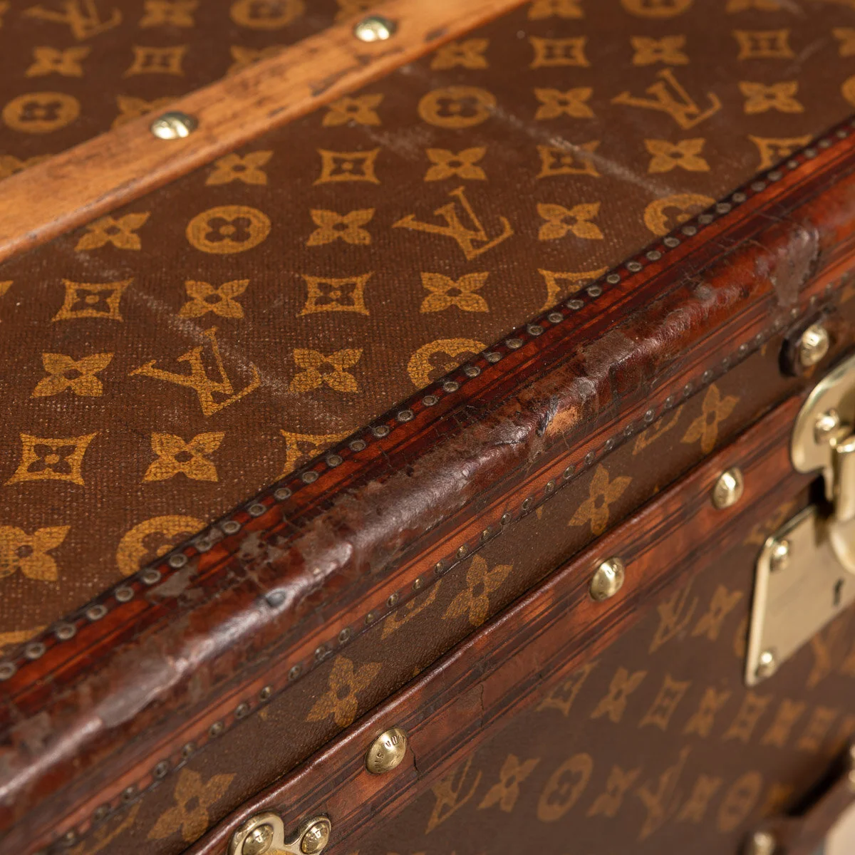 Pushkin Antiques - ANTIQUE 20thC LOUIS VUITTON HAT TRUNK IN MONOGRAM CANVAS, PARIS c.1900 - 35.jpg