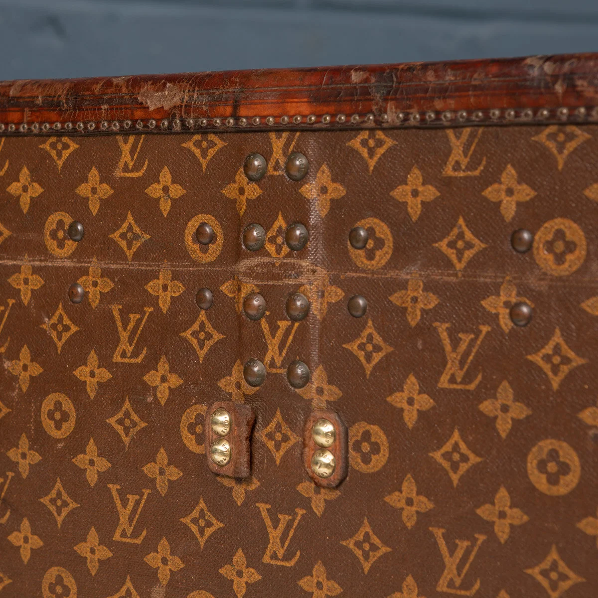 Pushkin Antiques - ANTIQUE 20thC LOUIS VUITTON HAT TRUNK IN MONOGRAM CANVAS, PARIS c.1900 - 36.jpg