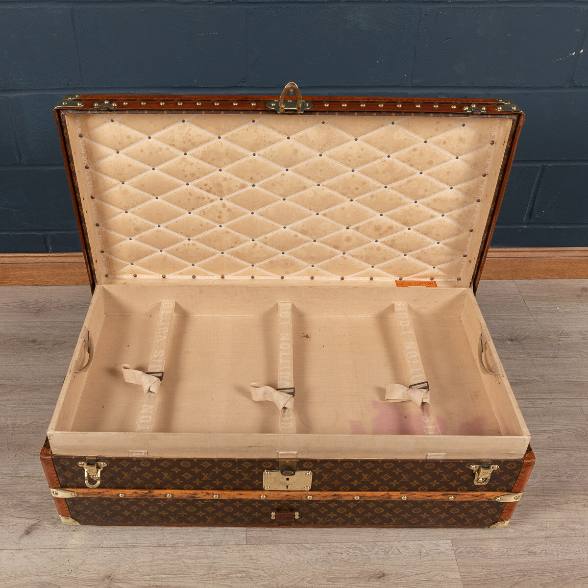 Pushkin Antiques - STUNNING 20thC LOUIS VUITTON CABIN TRUNK IN MONOGRAM CANVAS, PARIS c.1930 - 49.jpg