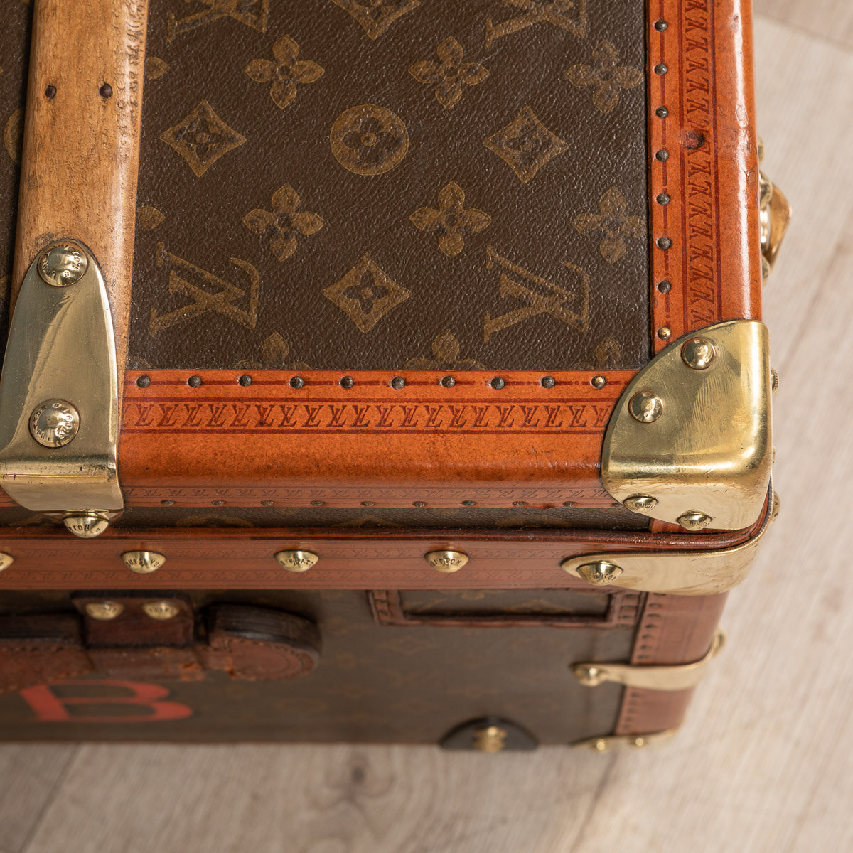 Pushkin Antiques - ANTIQUE 20thC LOUIS VUITTON CABIN TRUNK IN MONOGRAM CANVAS, PARIS c.1920 - 27.jpg