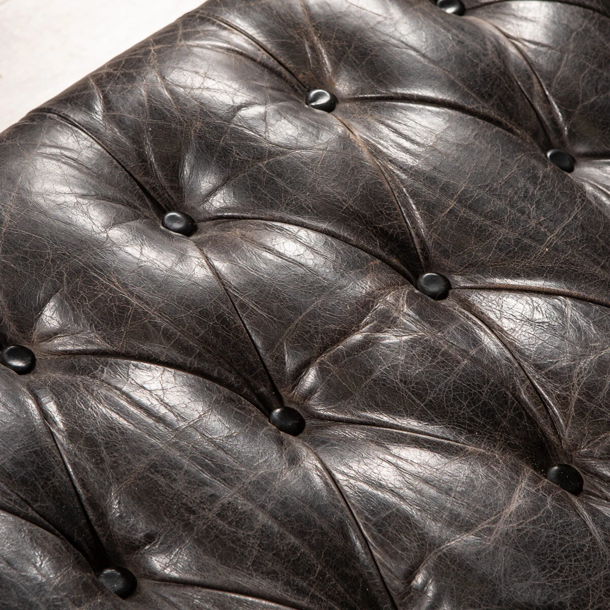 PUSHKIN ANTIQUES - STUNNING 20thC BLACK CHESTERFIELD LEATHER SOFA WITH BUTTON DOWN SEATS - 17.jpg