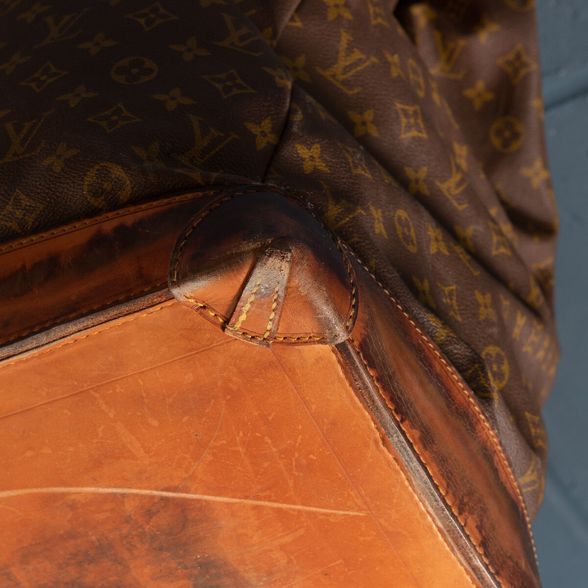 PUSHKIN ANTIQUES - LATE 20th CENTURY LOUIS VUITTON STEAMER BAG IN MONOGRAM CANVAS, PARIS c.1970 - 14.jpg