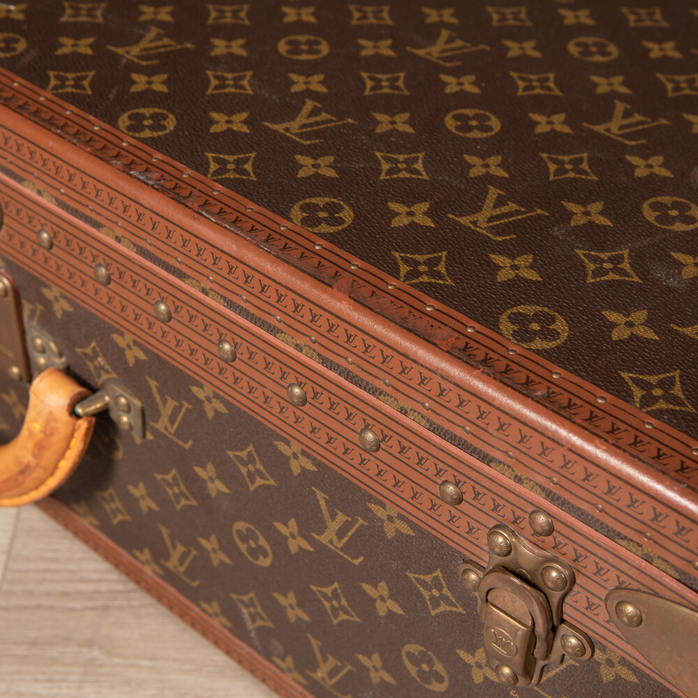 Louis Vuitton antique bags and suitcases are displayed in a preview of the Louis  Vuitton Paris 1867 - Shanghai 2010 Retrospective Exhibition at the Pl Stock  Photo - Alamy