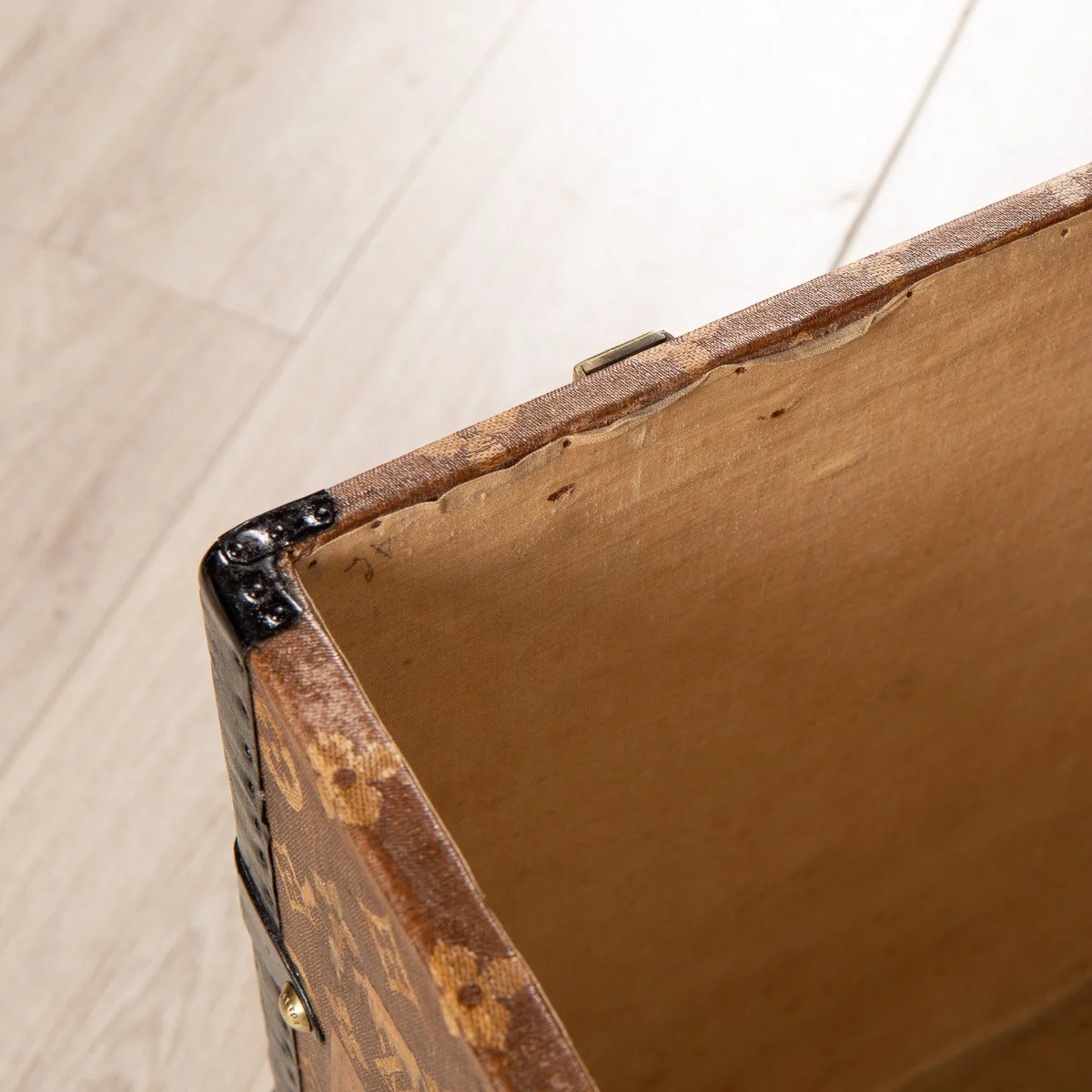 PUSHKIN ANTIQUES - ANTIQUE 20thC LOUIS VUITTON TRUNK IN WOVEN CANVAS, PARIS c.1900 - 18.jpg