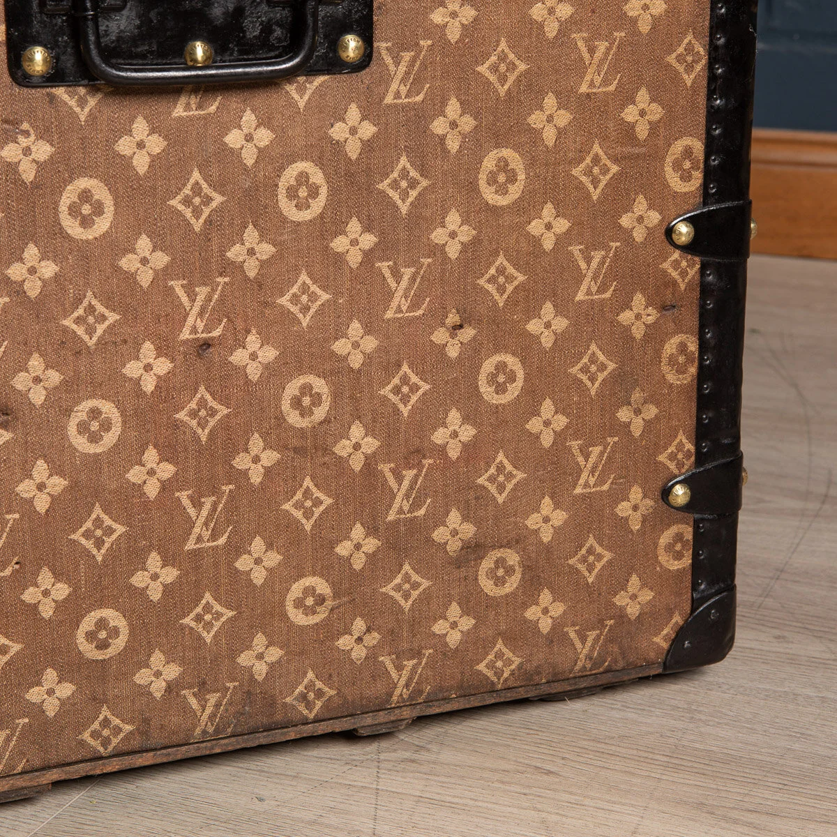 PUSHKIN ANTIQUES - ANTIQUE 20thC LOUIS VUITTON TRUNK IN WOVEN CANVAS, PARIS c.1900 - 25.jpg
