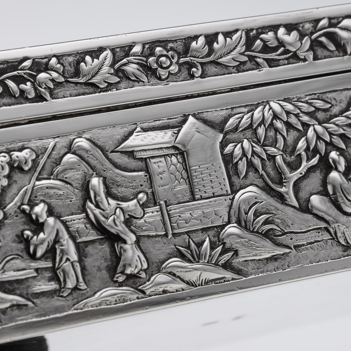 Pushkin Antiques - ANTIQUE 19thC CHINESE SOLID SILVER ARISTOCRATIC PROCESSIONS SCENE BOX c.1870 - 21.jpg