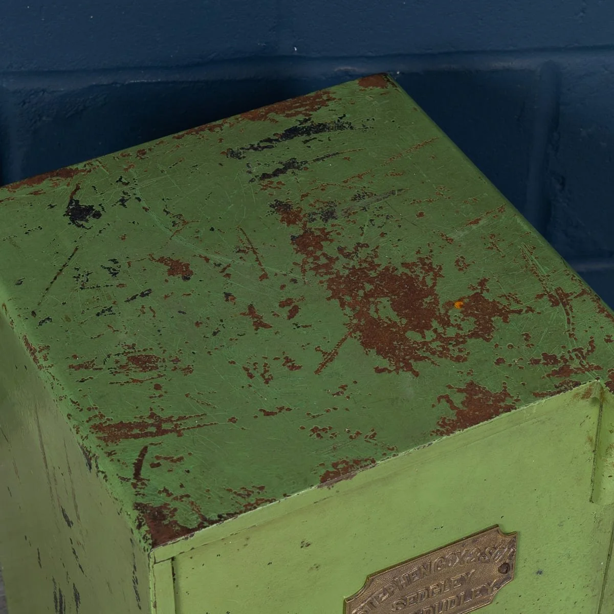 PUSHKINS.COM - B12036 - 20thC ENGLISH CAST IRON FIREPROOF SAFE BY STEPHEN COX & SON, SEDGLEY c.1930 - 13.jpg