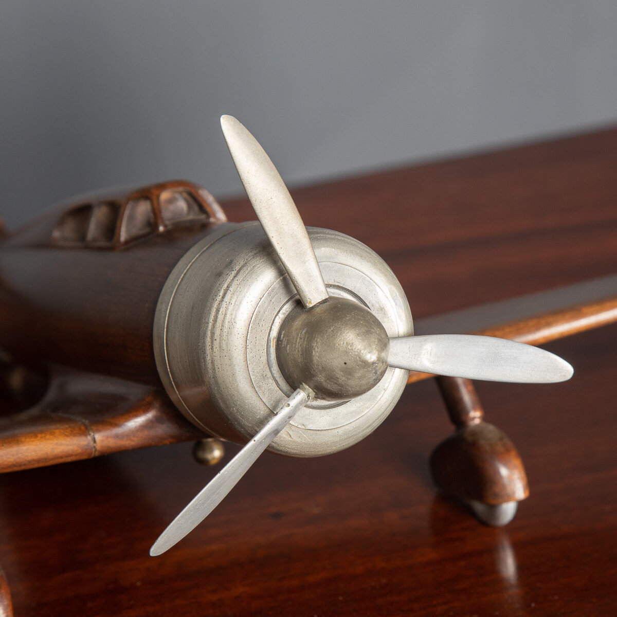 Pushkin Antiques - STUNNING 20thC MAHOGANY & ALUMINIUM MODEL OF A SPITFIRE FIGHTER AIRPLANE c.1950 - 10.jpg