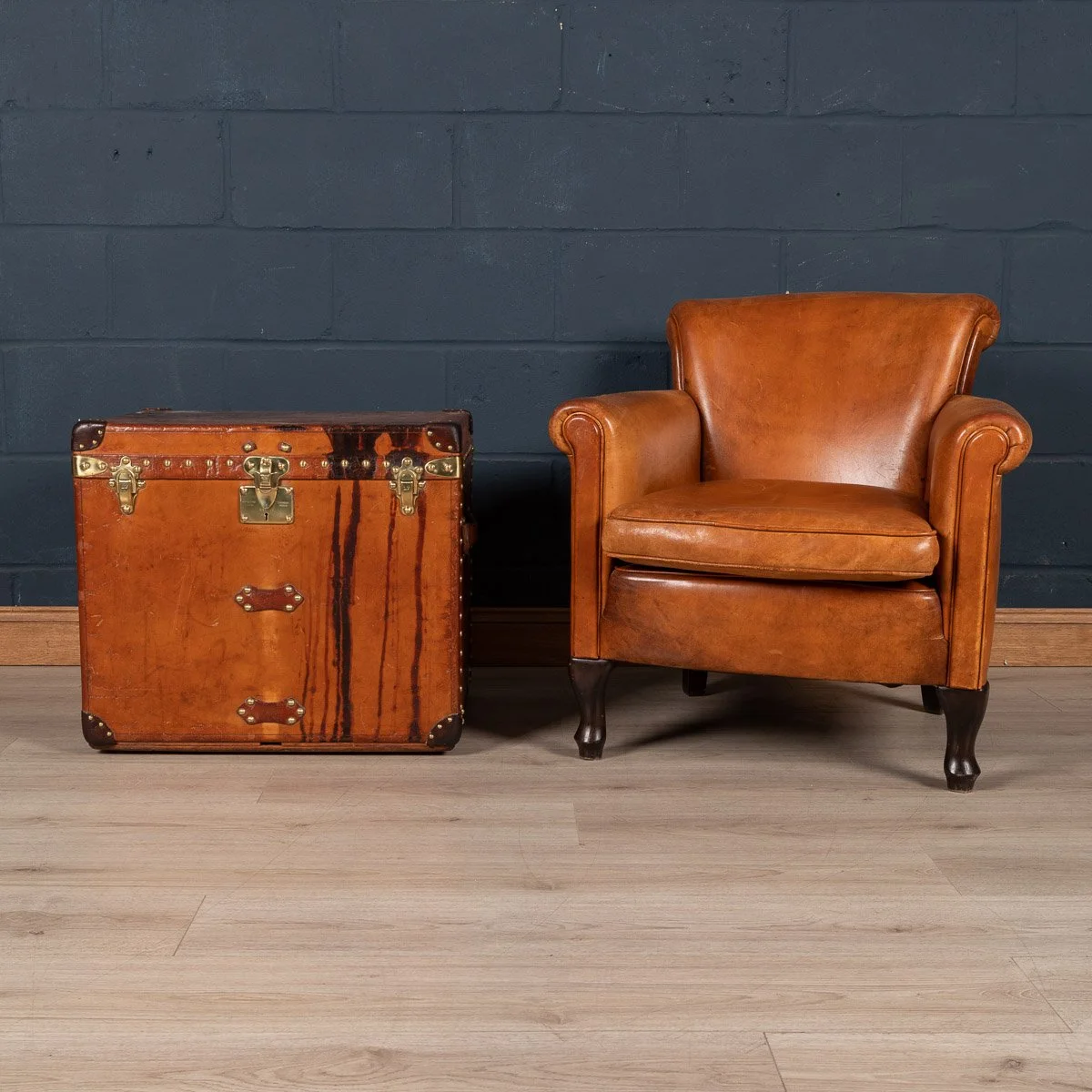Pushkin Antiques - ANTIQUE 20thC LOUIS VUITTON TRUNK IN NATURAL COW HIDE, PARIS c.1900 - 03.jpg