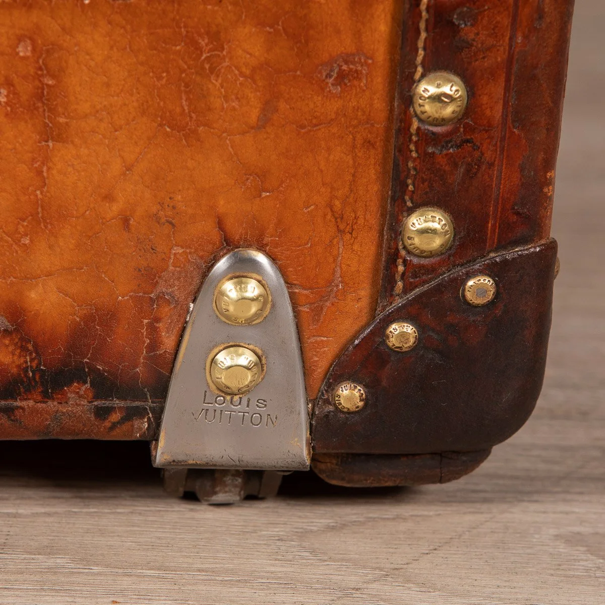 Pushkin Antiques - ANTIQUE 20thC LOUIS VUITTON TRUNK IN NATURAL COW HIDE, PARIS c.1900 - 28.jpg
