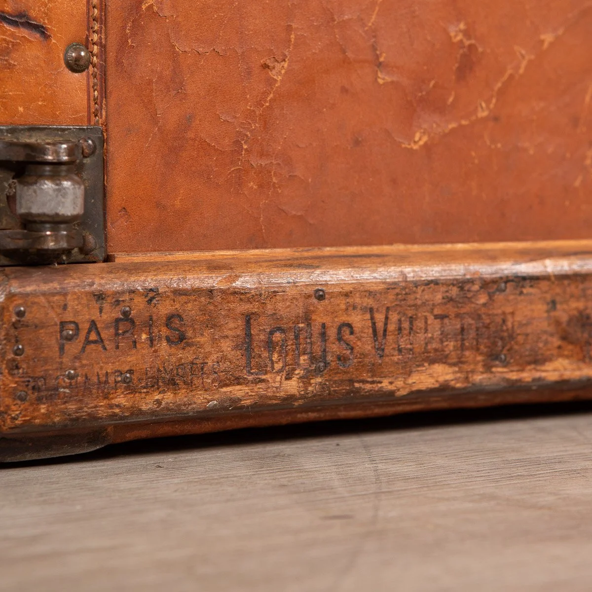 Pushkin Antiques - ANTIQUE 20thC LOUIS VUITTON TRUNK IN NATURAL COW HIDE, PARIS c.1900 - 43.jpg