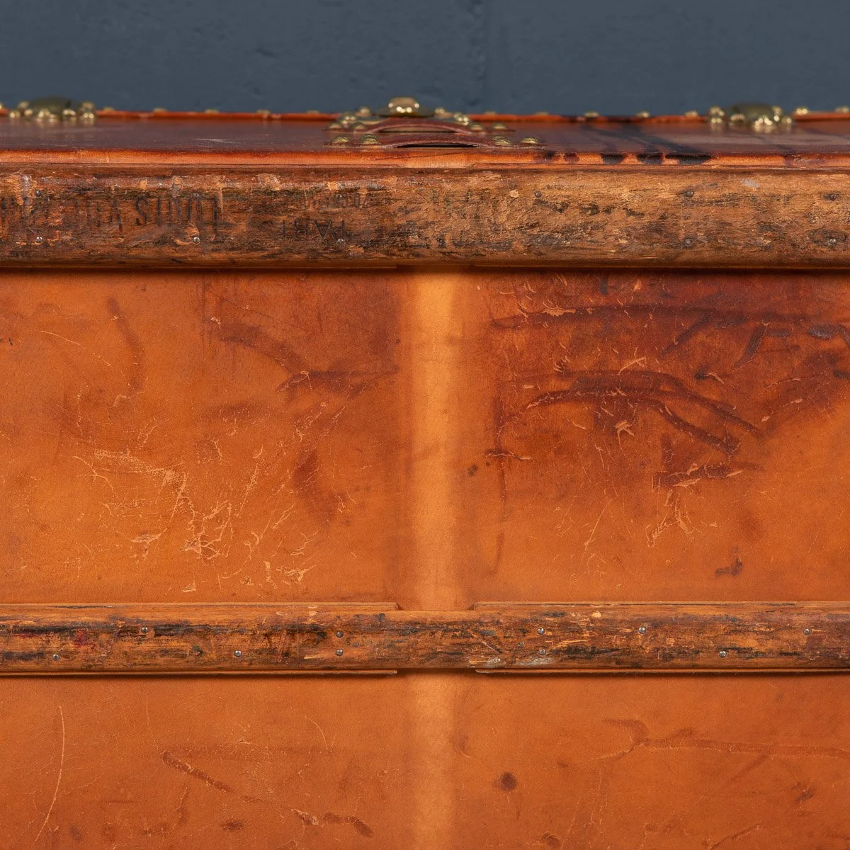 Pushkin Antiques - ANTIQUE 20thC LOUIS VUITTON TRUNK IN NATURAL COW HIDE, PARIS c.1900 - 44.jpg