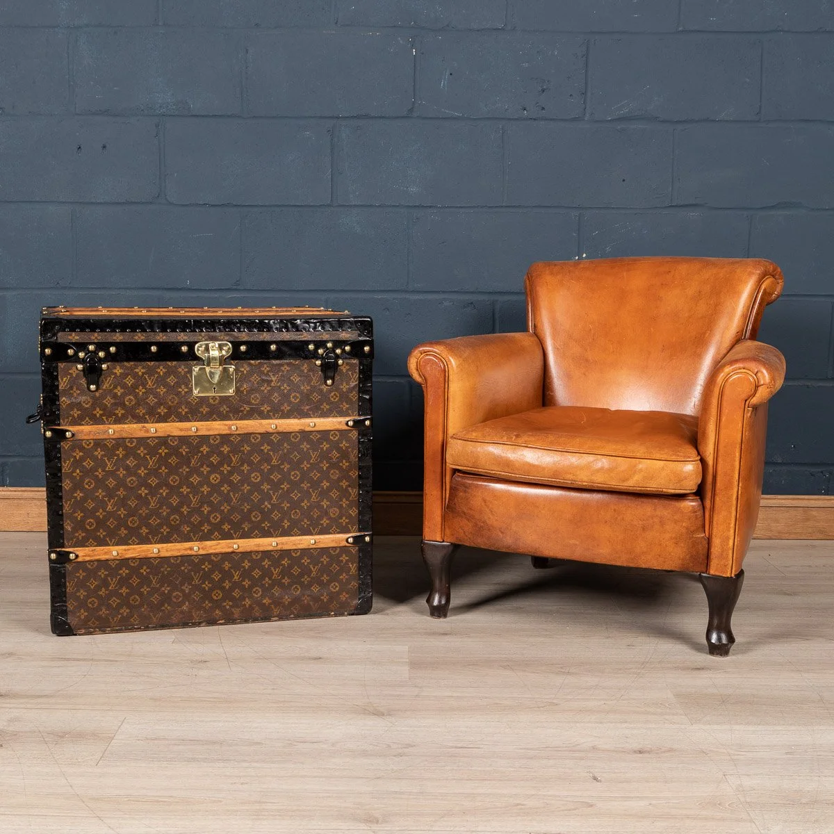 Pushkin Antiques - ANTIQUE 20thC LOUIS VUITTON HAT TRUNK IN MONOGRAM CANVAS, PARIS c.1900 - 03.jpg