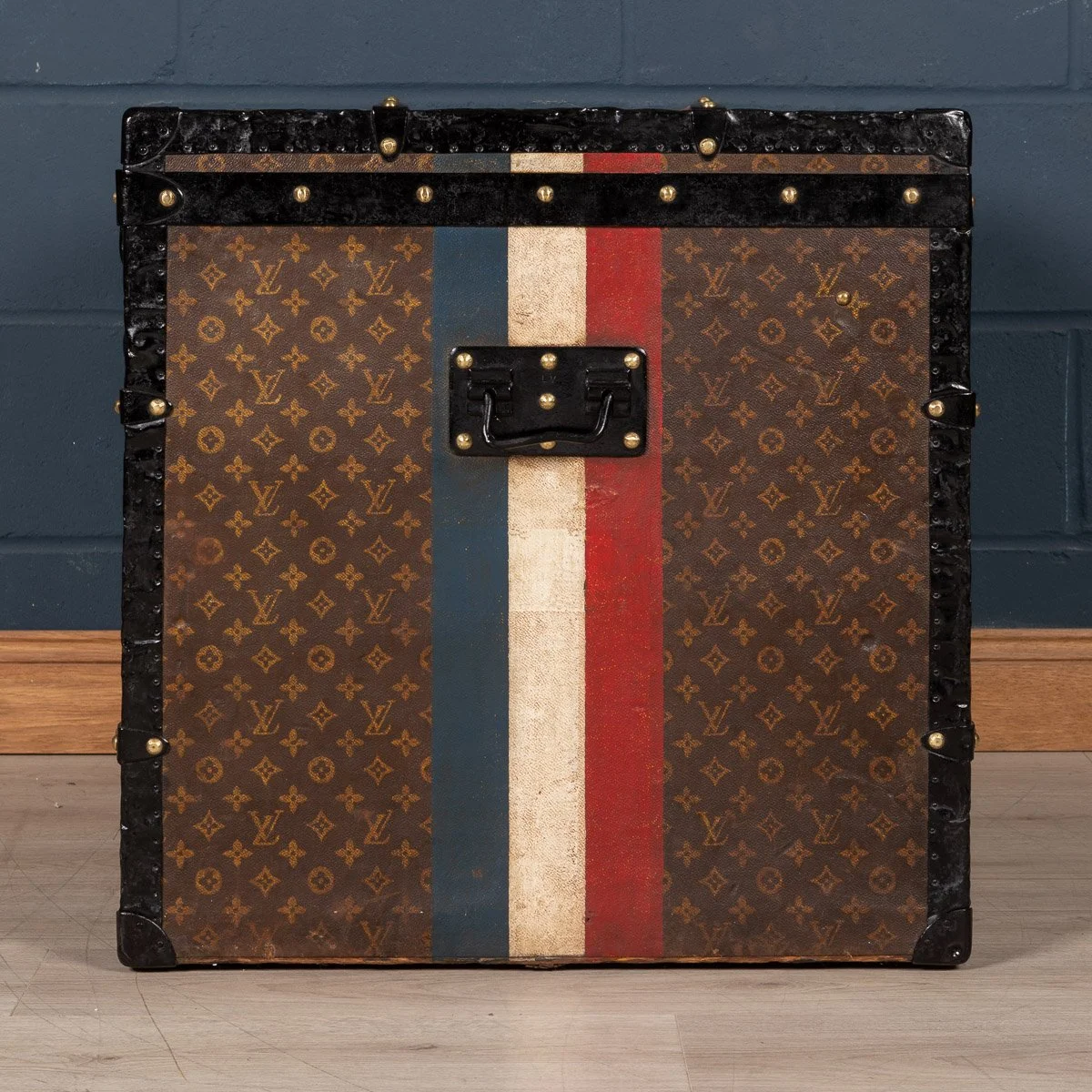 Pushkin Antiques - ANTIQUE 20thC LOUIS VUITTON HAT TRUNK IN MONOGRAM CANVAS, PARIS c.1900 - 05.jpg