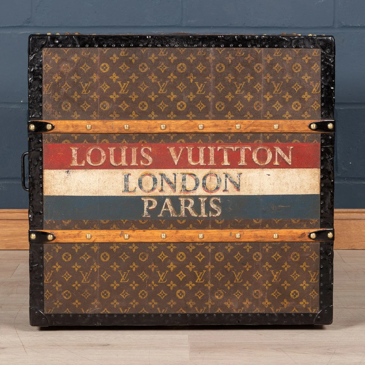 Pushkin Antiques - ANTIQUE 20thC LOUIS VUITTON HAT TRUNK IN MONOGRAM CANVAS, PARIS c.1900 - 09.jpg