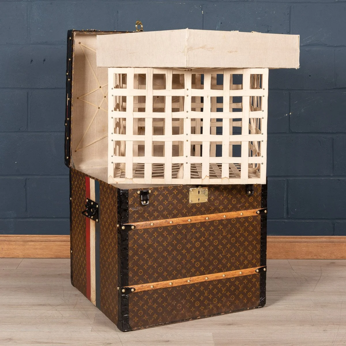Pushkin Antiques - ANTIQUE 20thC LOUIS VUITTON HAT TRUNK IN MONOGRAM CANVAS, PARIS c.1900 - 12.jpg