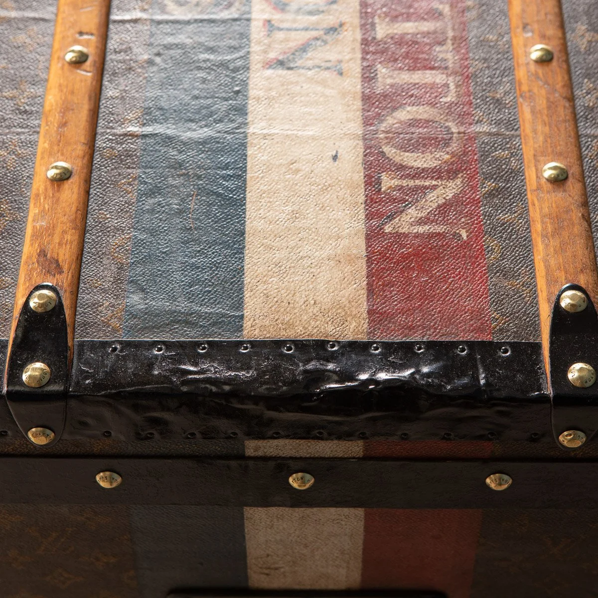 Pushkin Antiques - ANTIQUE 20thC LOUIS VUITTON HAT TRUNK IN MONOGRAM CANVAS, PARIS c.1900 - 25.jpg