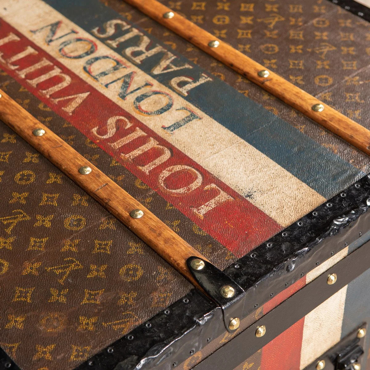 Pushkin Antiques - ANTIQUE 20thC LOUIS VUITTON HAT TRUNK IN MONOGRAM CANVAS, PARIS c.1900 - 28.jpg