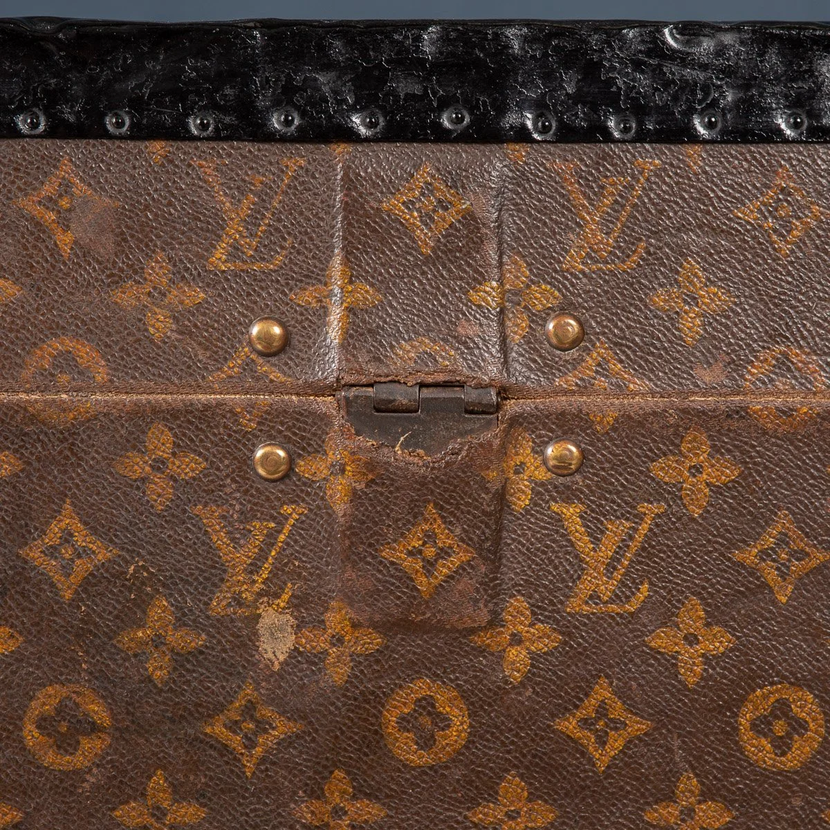 Pushkin Antiques - ANTIQUE 20thC LOUIS VUITTON HAT TRUNK IN MONOGRAM CANVAS, PARIS c.1900 - 32.jpg