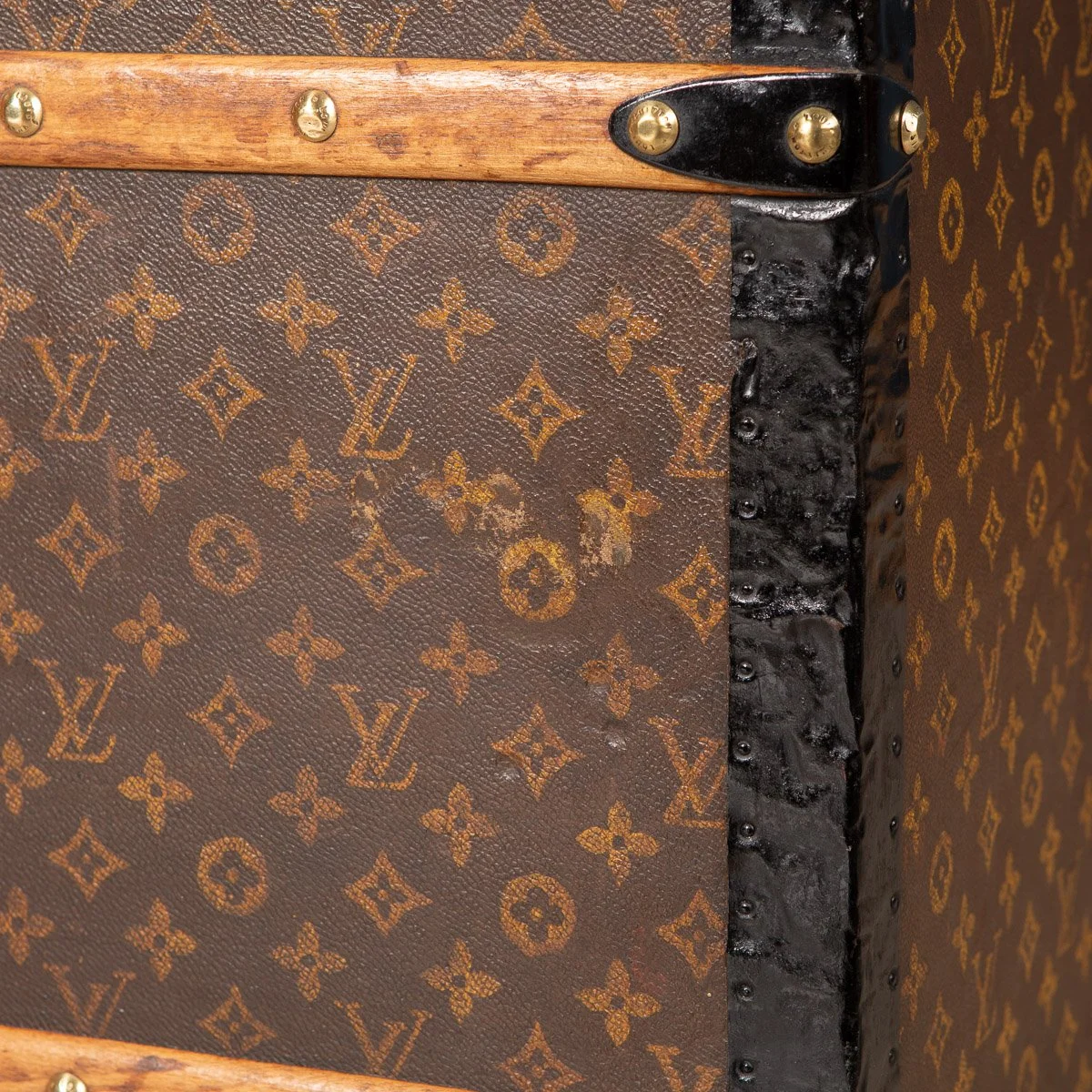 Pushkin Antiques - ANTIQUE 20thC LOUIS VUITTON HAT TRUNK IN MONOGRAM CANVAS, PARIS c.1900 - 36.jpg