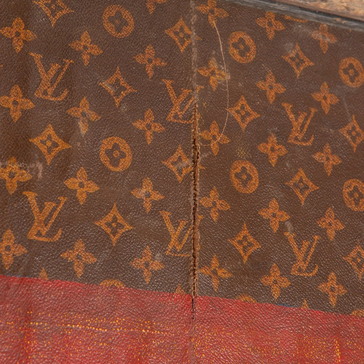 Pushkin Antiques - ANTIQUE 20thC LOUIS VUITTON HAT TRUNK IN MONOGRAM CANVAS, PARIS c.1900 - 41.jpg
