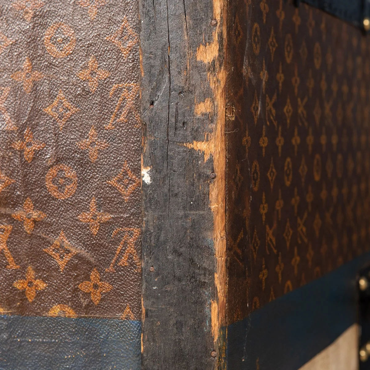 Pushkin Antiques - ANTIQUE 20thC LOUIS VUITTON HAT TRUNK IN MONOGRAM CANVAS, PARIS c.1900 - 42.jpg