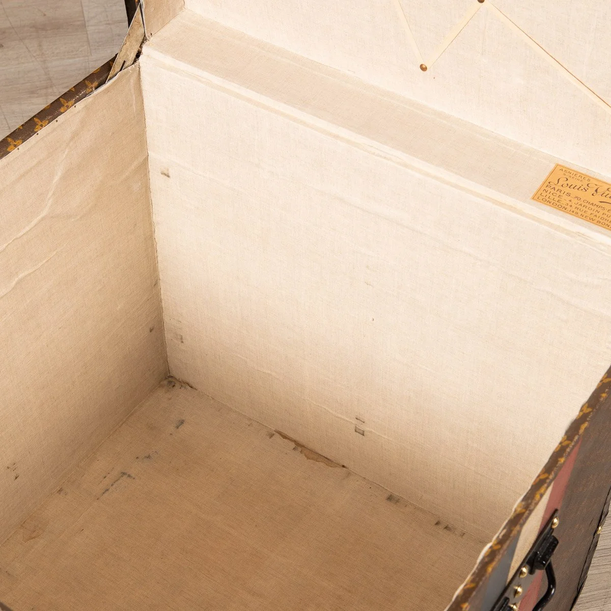 Pushkin Antiques - ANTIQUE 20thC LOUIS VUITTON HAT TRUNK IN MONOGRAM CANVAS, PARIS c.1900 - 46.jpg