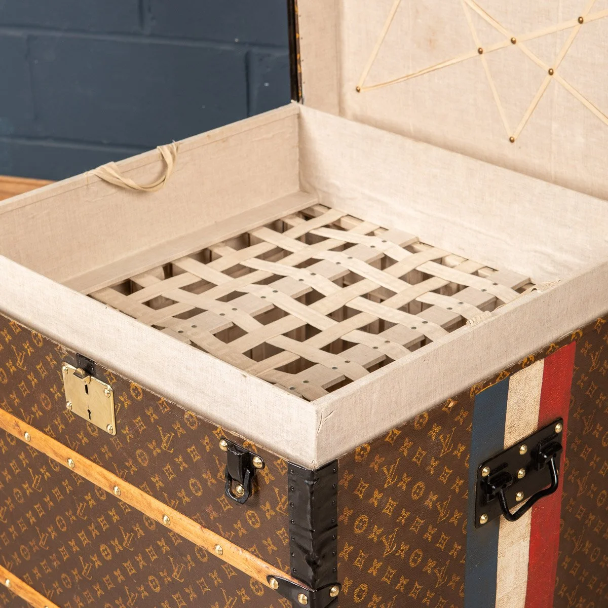 Pushkin Antiques - ANTIQUE 20thC LOUIS VUITTON HAT TRUNK IN MONOGRAM CANVAS, PARIS c.1900 - 53.jpg