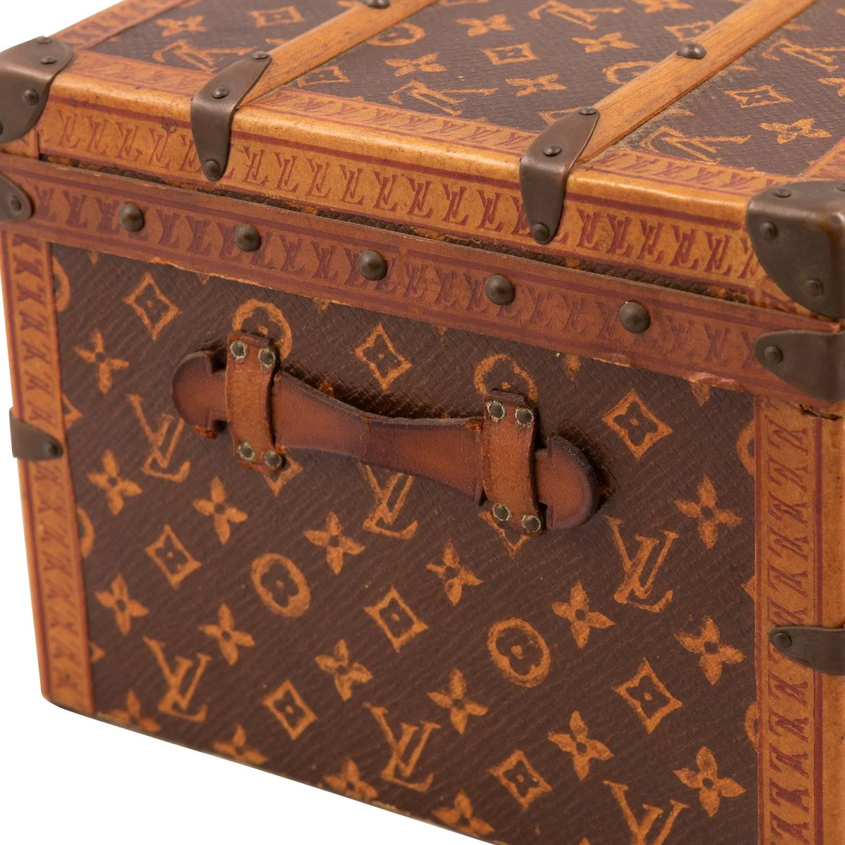 PUSHKIN ANTIQUES - ANTIQUE 20thC EXTREMELY RARE LOUIS VUITTON %22MALLE FLEURS%22 c.1920 - 19.jpg