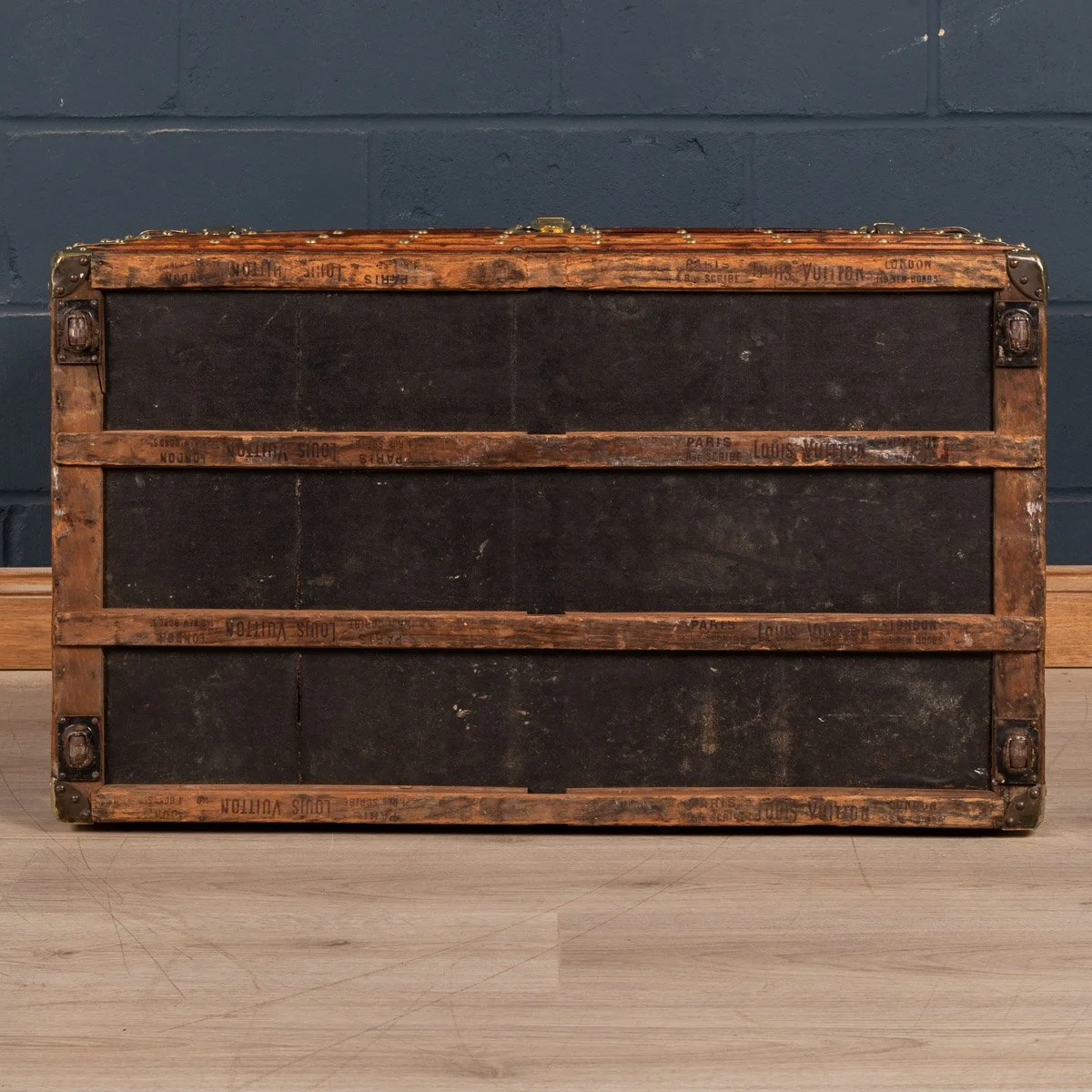 PUSHKIN ANTIQUES - ANTIQUE 20thC LOUIS VUITTON COURIER TRUNK IN MONOGRAMMED CANVAS, PARIS c.1910 - 09.jpg