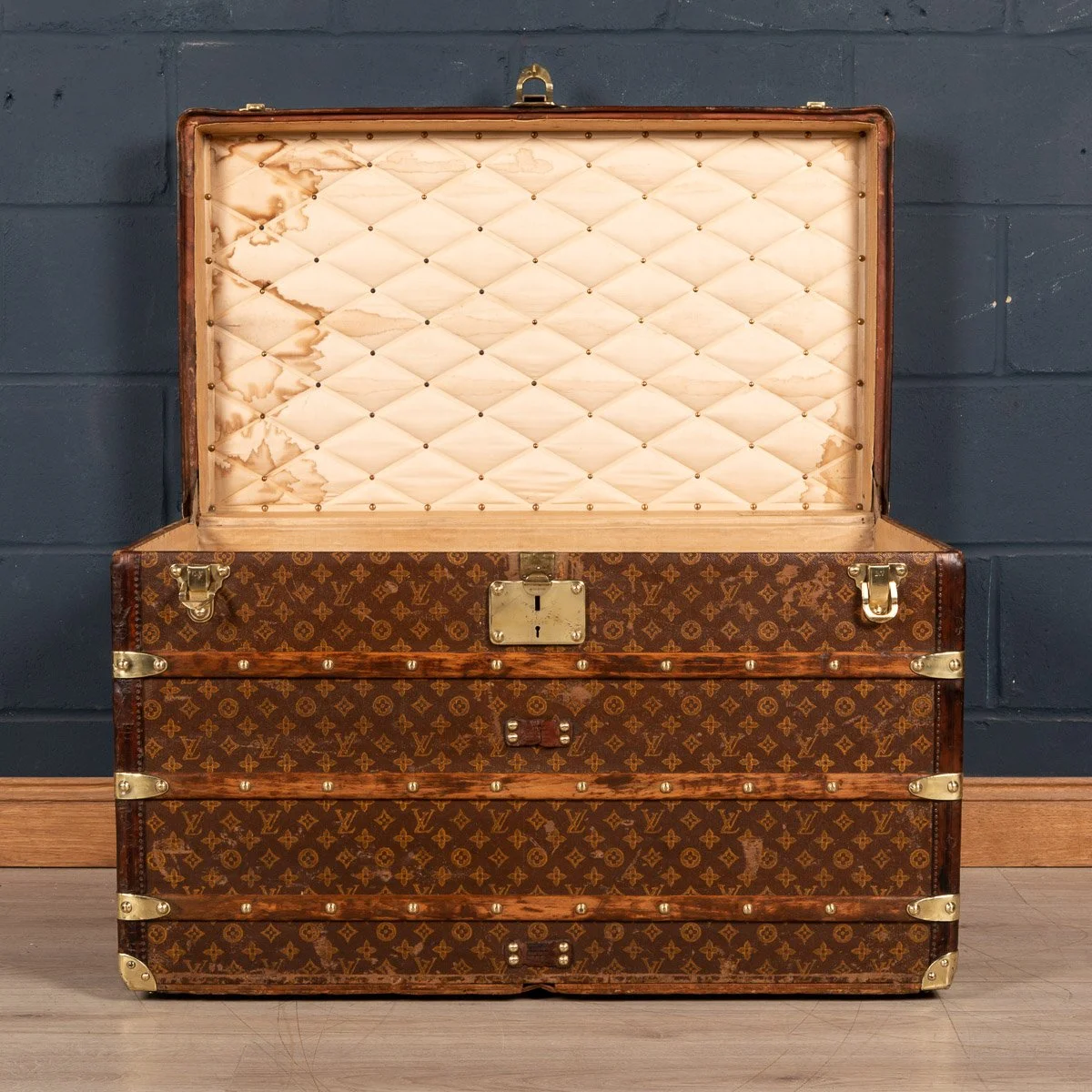 PUSHKIN ANTIQUES - ANTIQUE 20thC LOUIS VUITTON COURIER TRUNK IN MONOGRAMMED CANVAS, PARIS c.1910 - 11.jpg