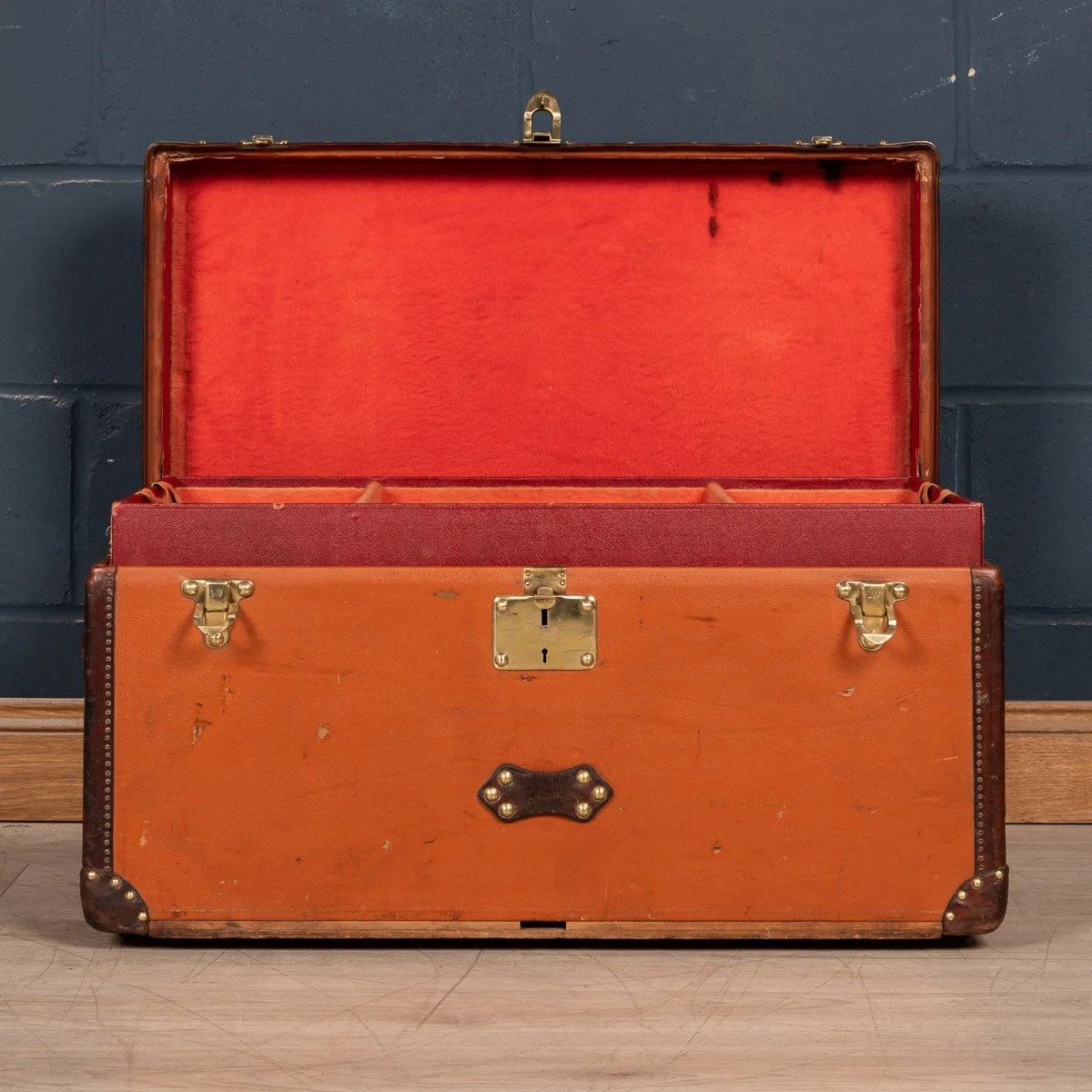 PUSHKIN ANTIQUES - ANTIQUE 20thC LOUIS VUITTON SHOE TRUNK IN ORANGE %22VUITTONITE%22 CANVAS c.1910 - 11.jpg