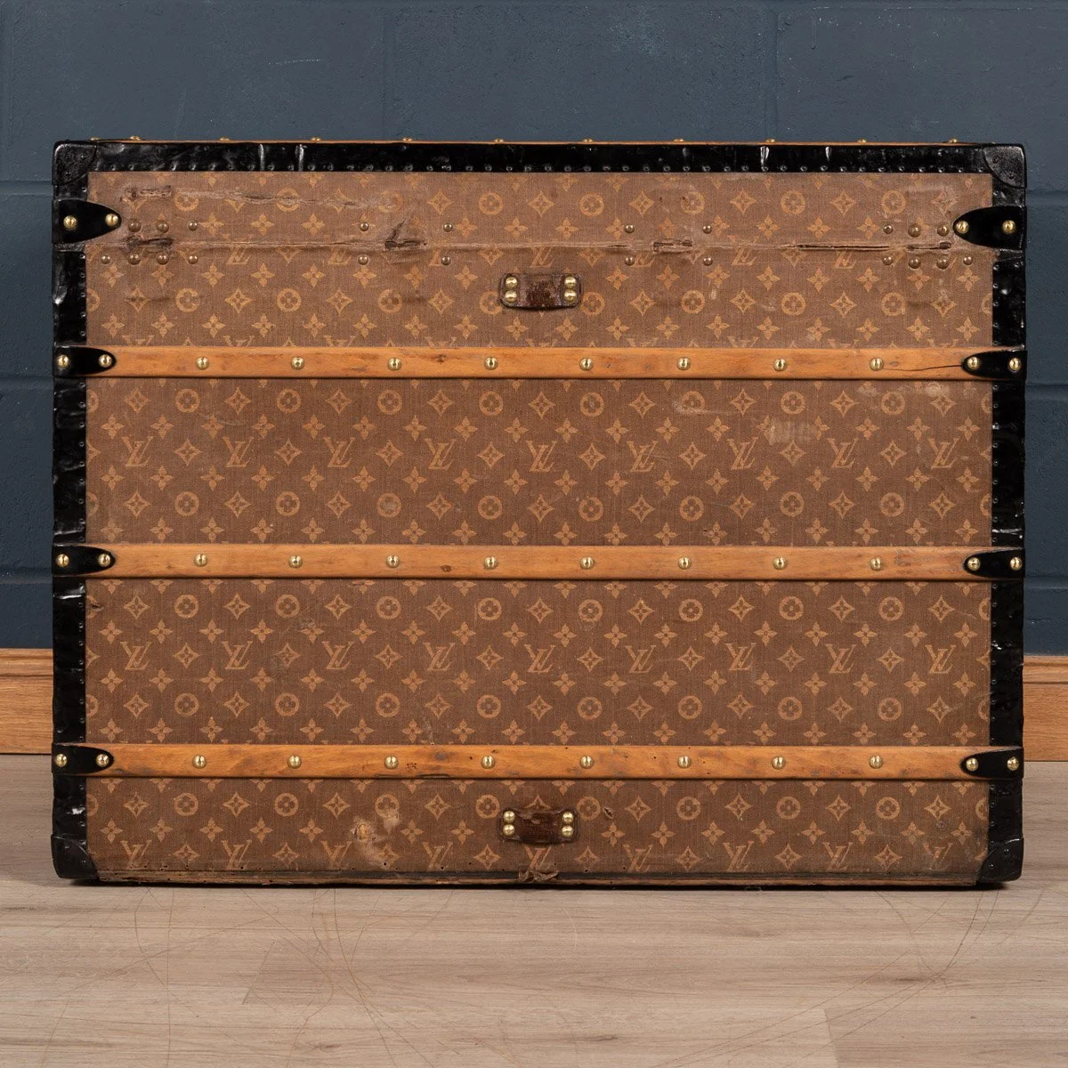 PUSHKIN ANTIQUES - ANTIQUE 20thC LOUIS VUITTON TRUNK IN WOVEN CANVAS, PARIS c.1900 - 07.jpg