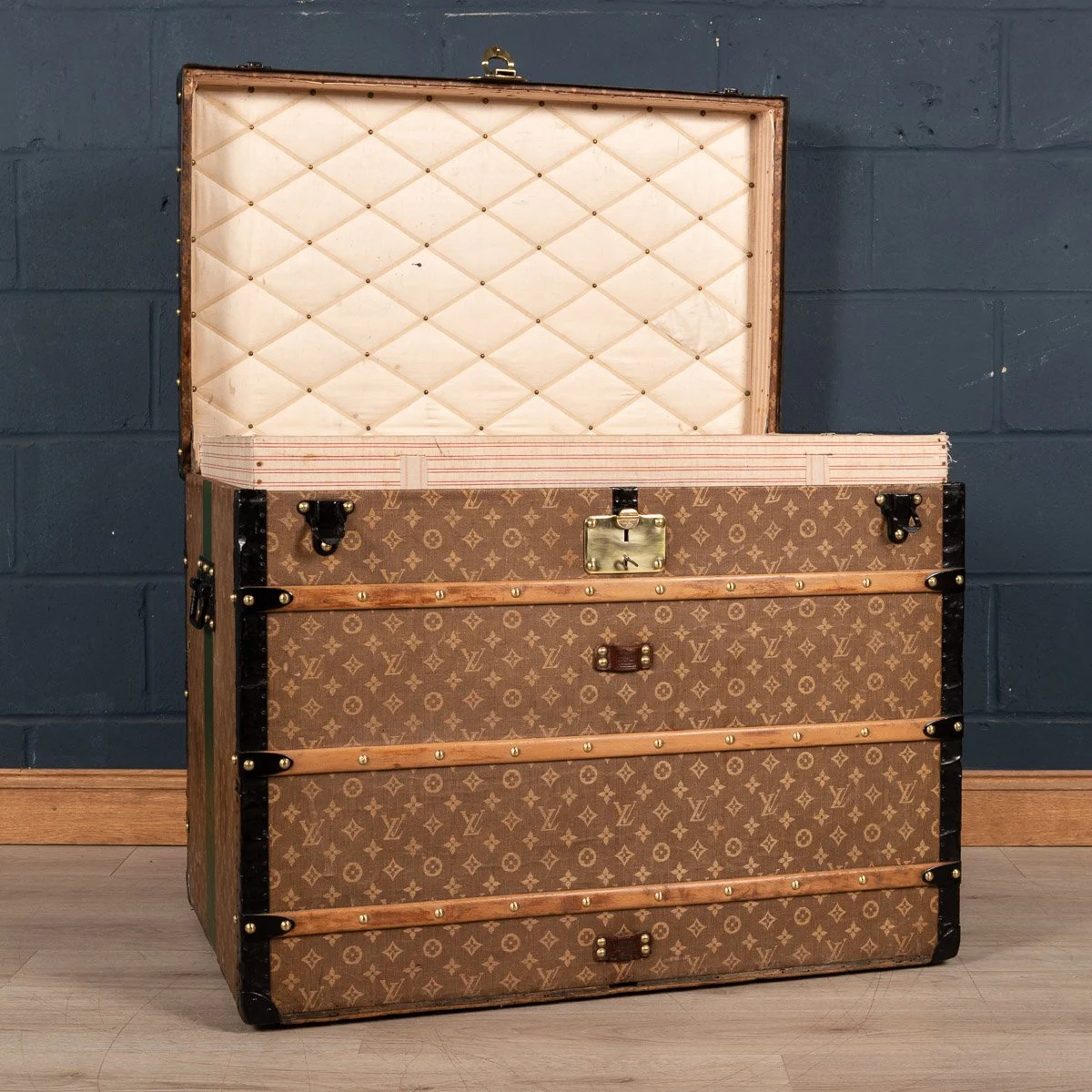 PUSHKIN ANTIQUES - ANTIQUE 20thC LOUIS VUITTON TRUNK IN WOVEN CANVAS, PARIS c.1900 - 12.jpg