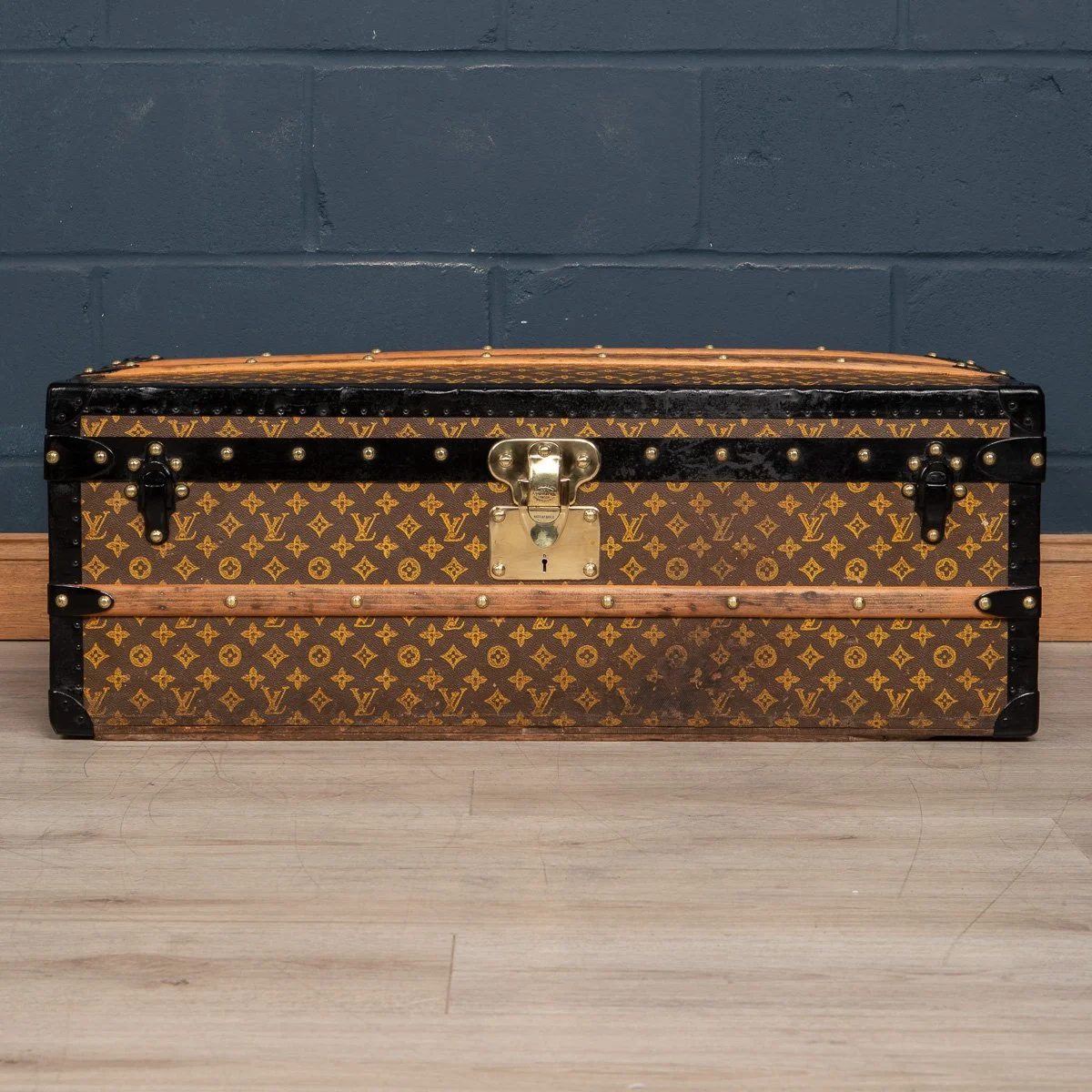 Pushkin Antiques - ANTIQUE 20thC LOUIS VUITTON CABIN TRUNK IN MONOGRAM CANVAS, PARIS c.1910 - 05.jpg
