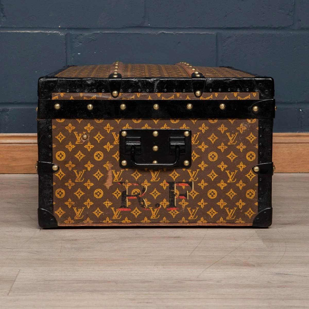 Pushkin Antiques - ANTIQUE 20thC LOUIS VUITTON CABIN TRUNK IN MONOGRAM CANVAS, PARIS c.1910 - 08.jpg
