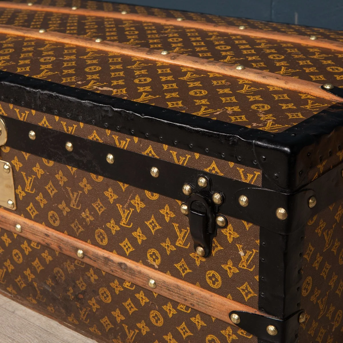 Pushkin Antiques - ANTIQUE 20thC LOUIS VUITTON CABIN TRUNK IN MONOGRAM CANVAS, PARIS c.1910 - 23.jpg