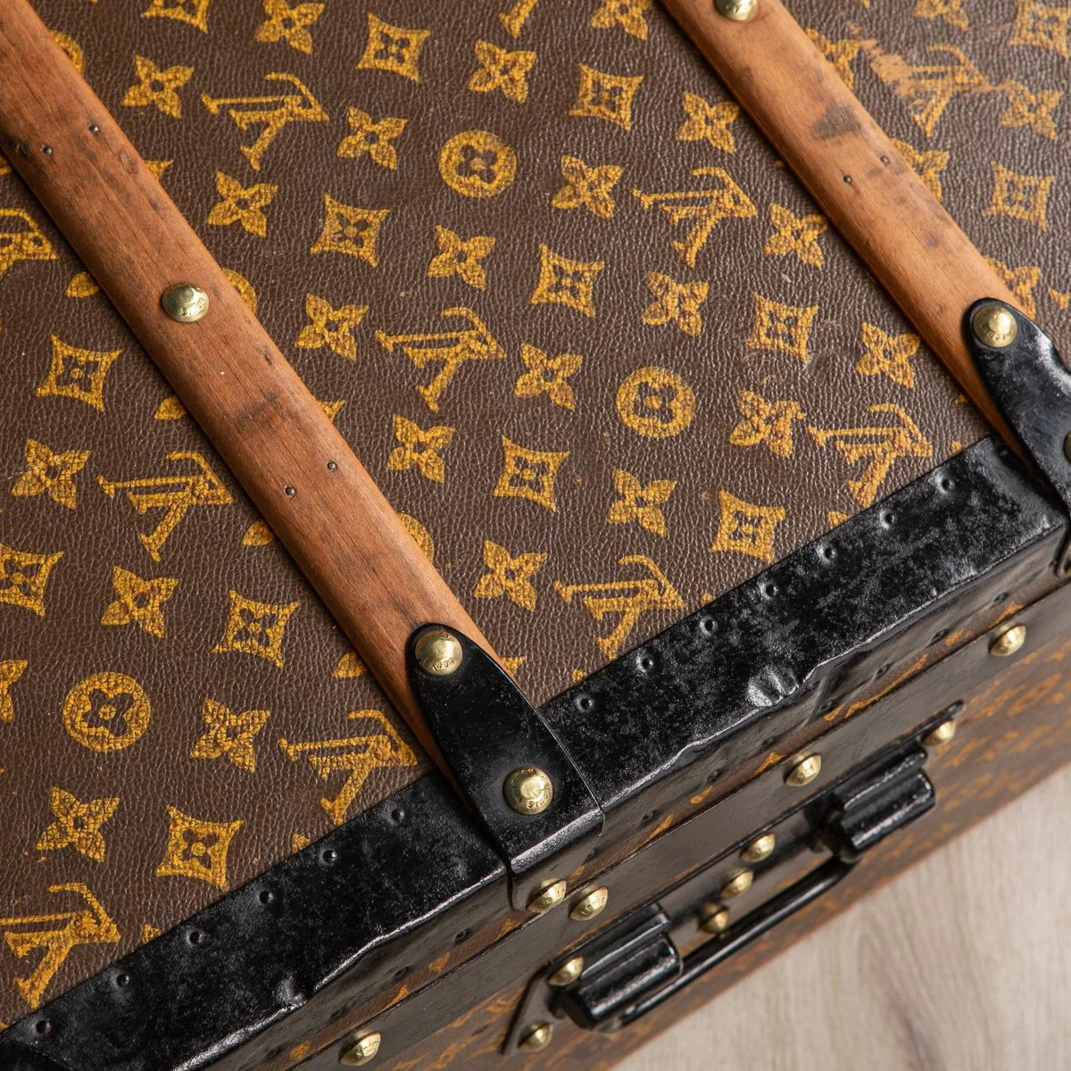 Pushkin Antiques - ANTIQUE 20thC LOUIS VUITTON CABIN TRUNK IN MONOGRAM CANVAS, PARIS c.1910 - 31.jpg