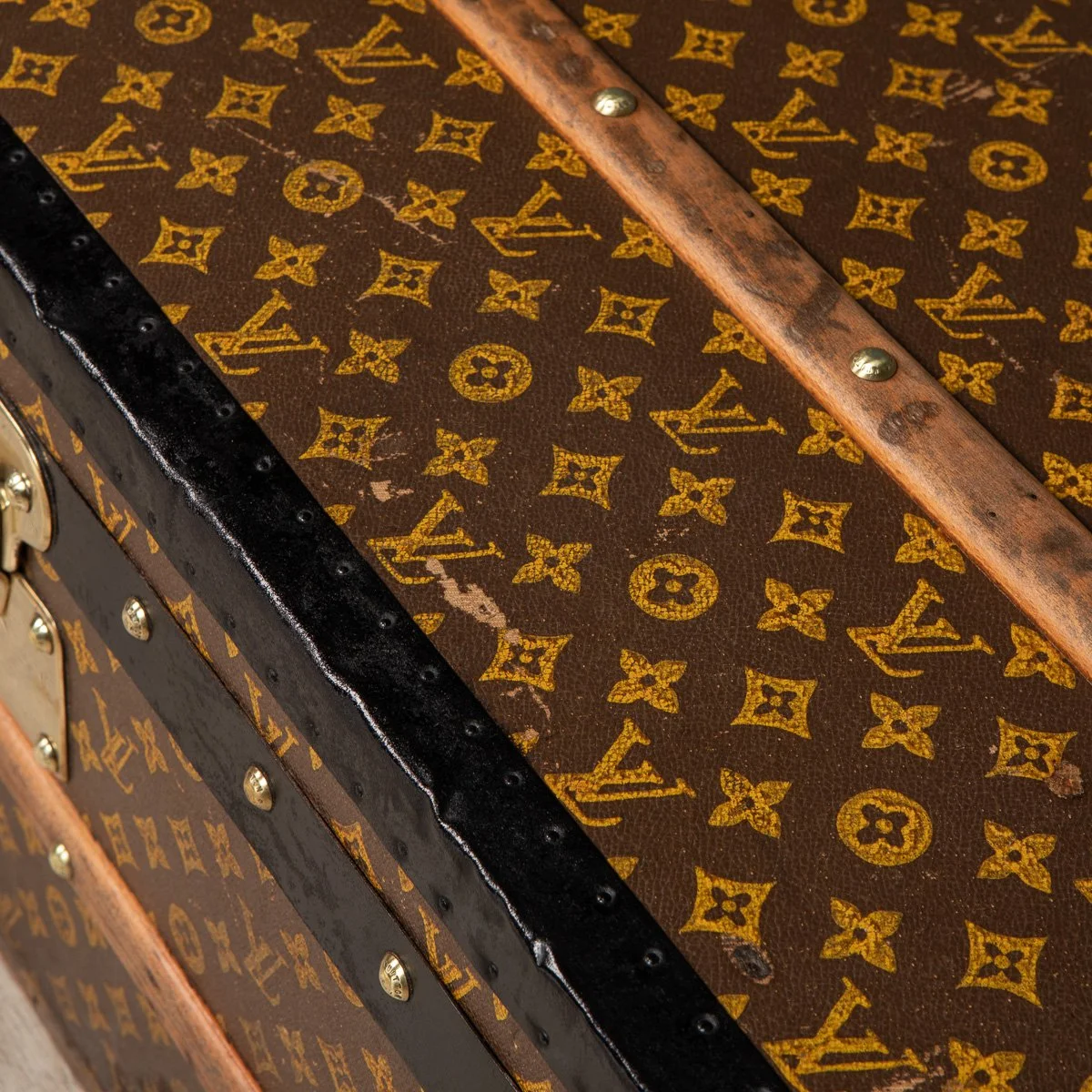 Pushkin Antiques - ANTIQUE 20thC LOUIS VUITTON CABIN TRUNK IN MONOGRAM CANVAS, PARIS c.1910 - 34.jpg
