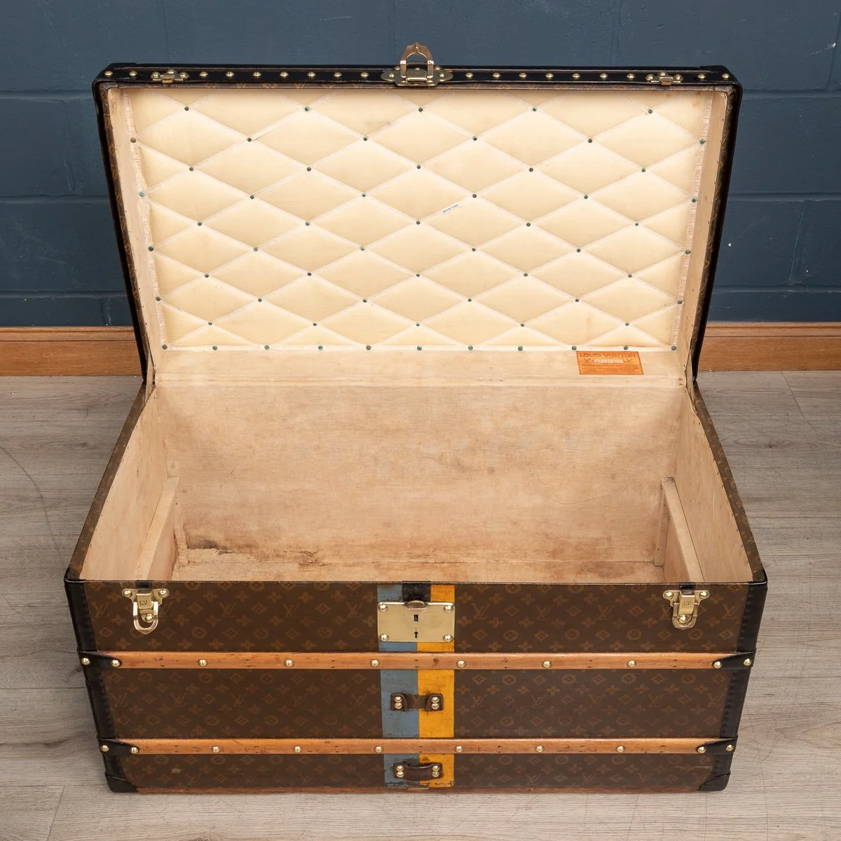 Pushkin Antiques - ANTIQUE 20thC LOUIS VUITTON COURIER TRUNK IN MONOGRAM CANVAS, PARIS c.1930 - 12.jpg