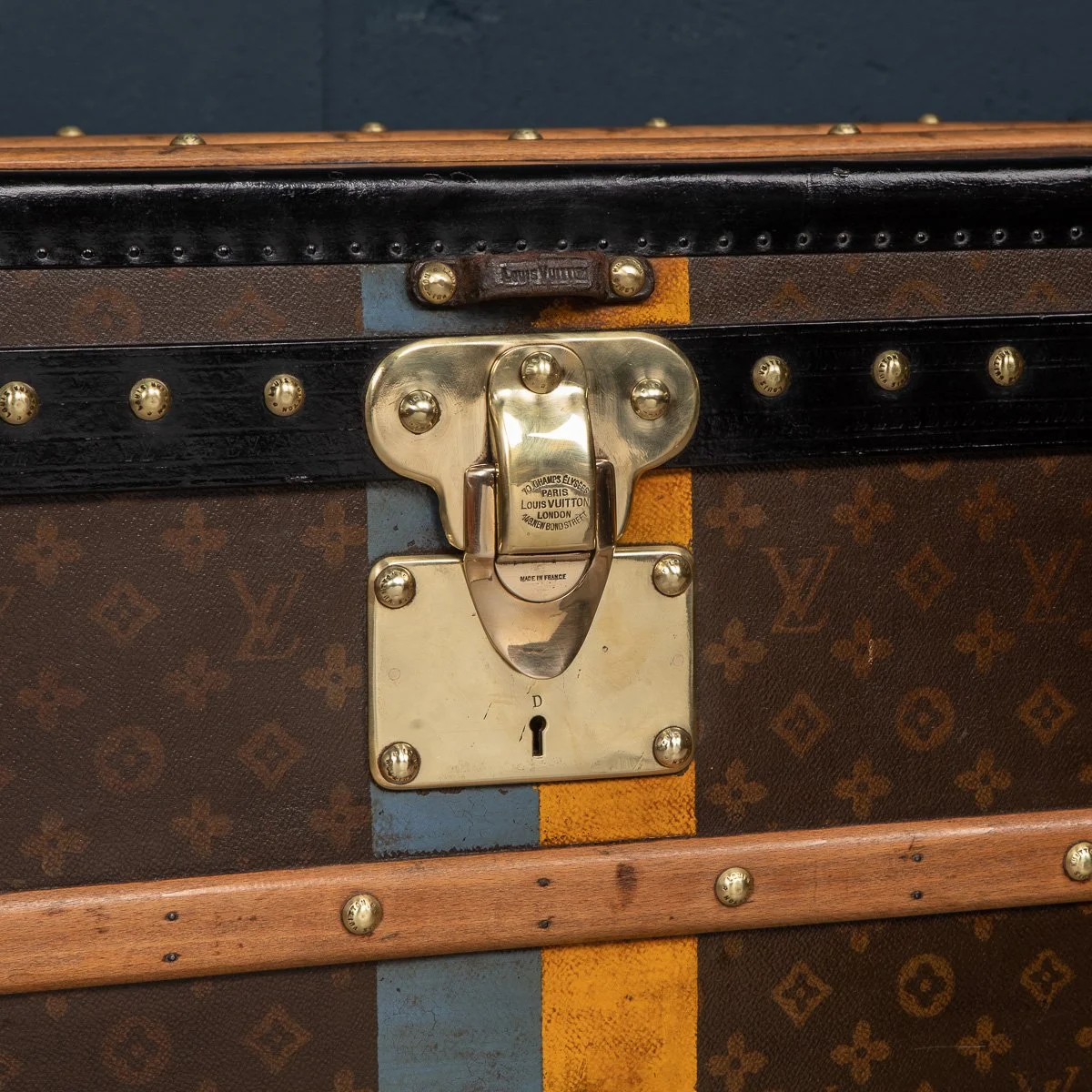 Pushkin Antiques - ANTIQUE 20thC LOUIS VUITTON COURIER TRUNK IN MONOGRAM CANVAS, PARIS c.1930 - 20.jpg