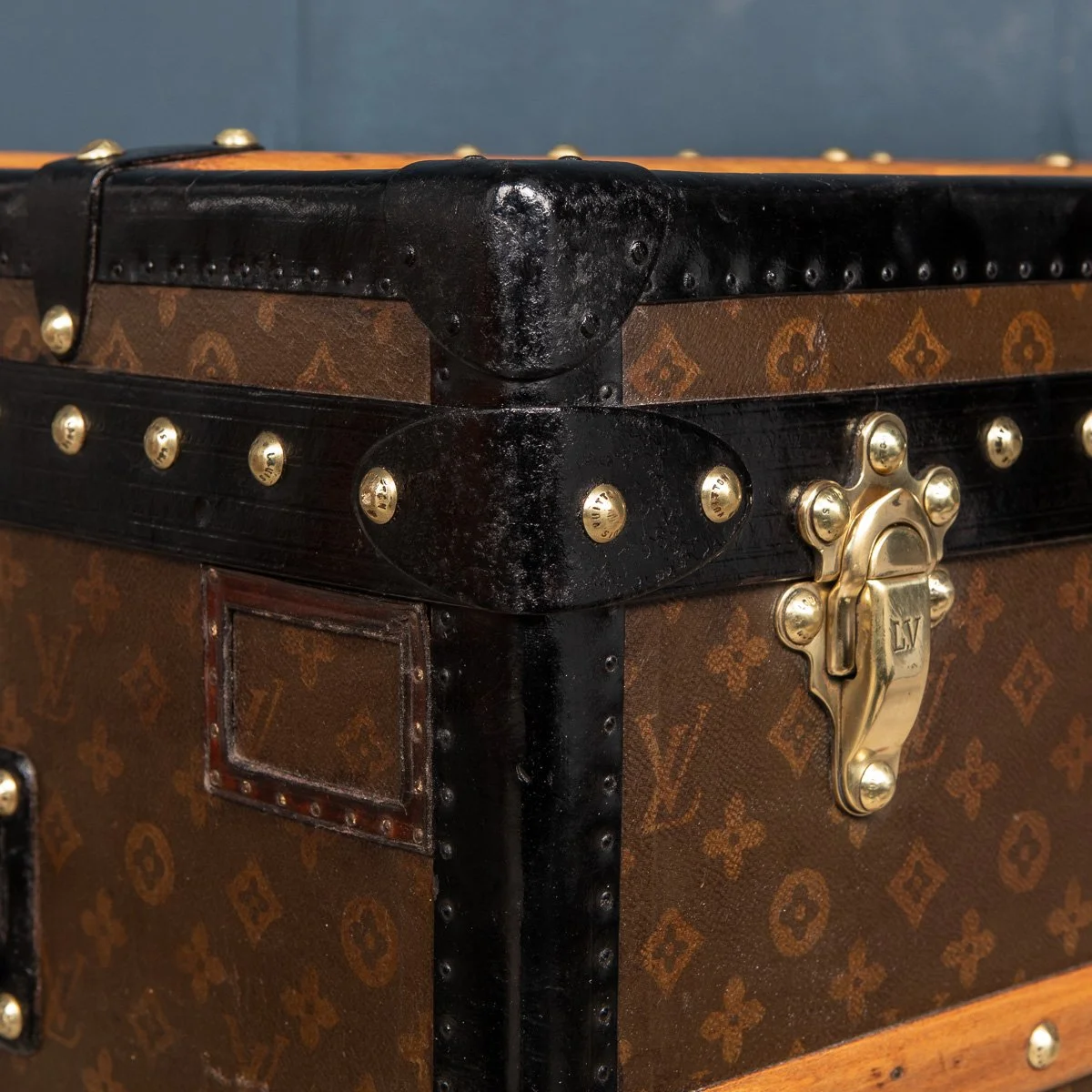 Pushkin Antiques - ANTIQUE 20thC LOUIS VUITTON COURIER TRUNK IN MONOGRAM CANVAS, PARIS c.1930 - 25.jpg