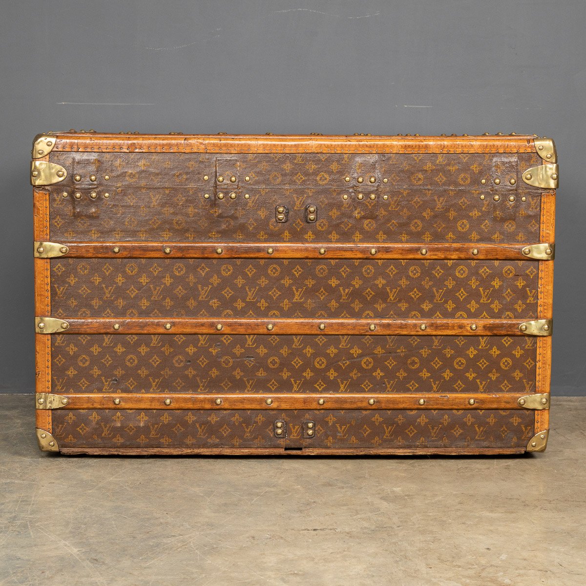 PUSHKIN ANTIQUES - STUNNING 20thC LOUIS VUITTON CABIN TRUNK IN MONOGRAM CANVAS, PARIS c.1930 - 06.jpg