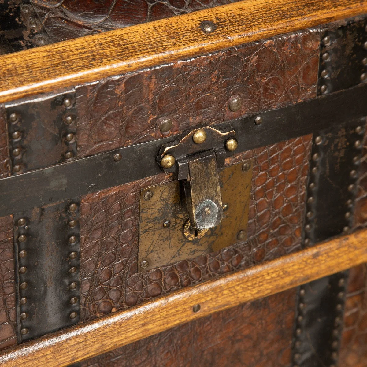 PUSHKIN ANTIQUES - ANTIQUE 20thC CROCODILE LEATHER CHILDS TRAVELING TRUNK c.1910 - 18.jpg