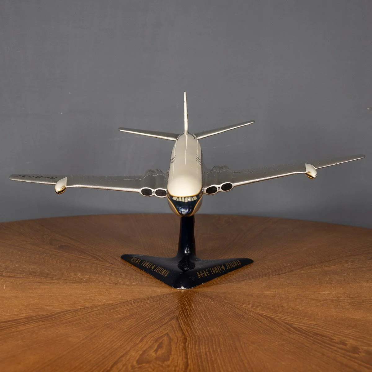 STUNNING 20thC BOAC COMET 4 ALUMINIUM AIRPLANE MODEL c.1950 - 4.jpg