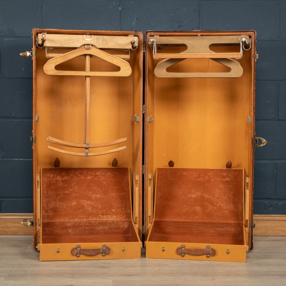 Louis Vuitton wardrobe leather trunk from the 19th century - Bozaart