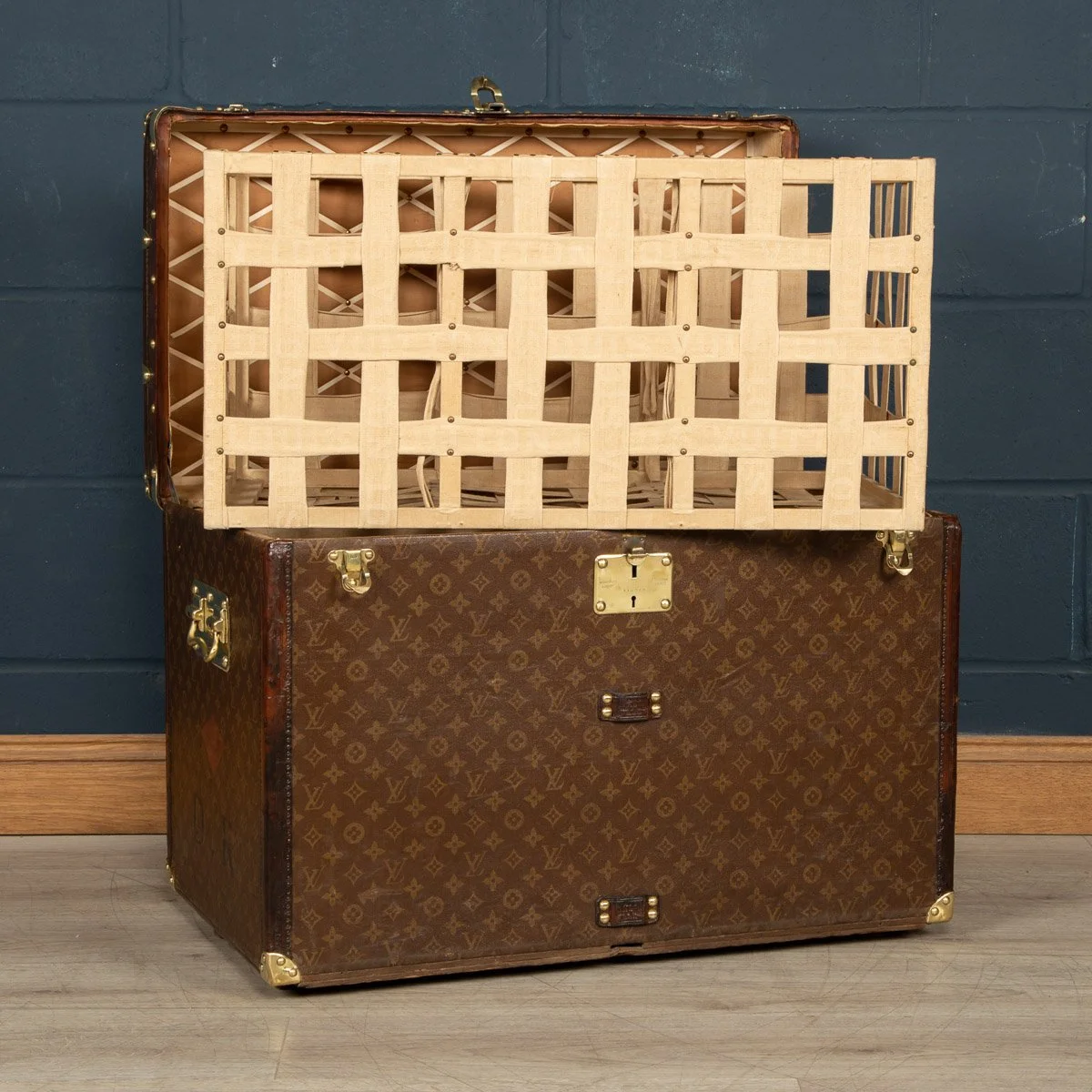 Pushkin Antiques - ANTIQUE 20thC VERY RARE LOUIS VUITTON HAT TRUNK c.1900 - 10.jpg