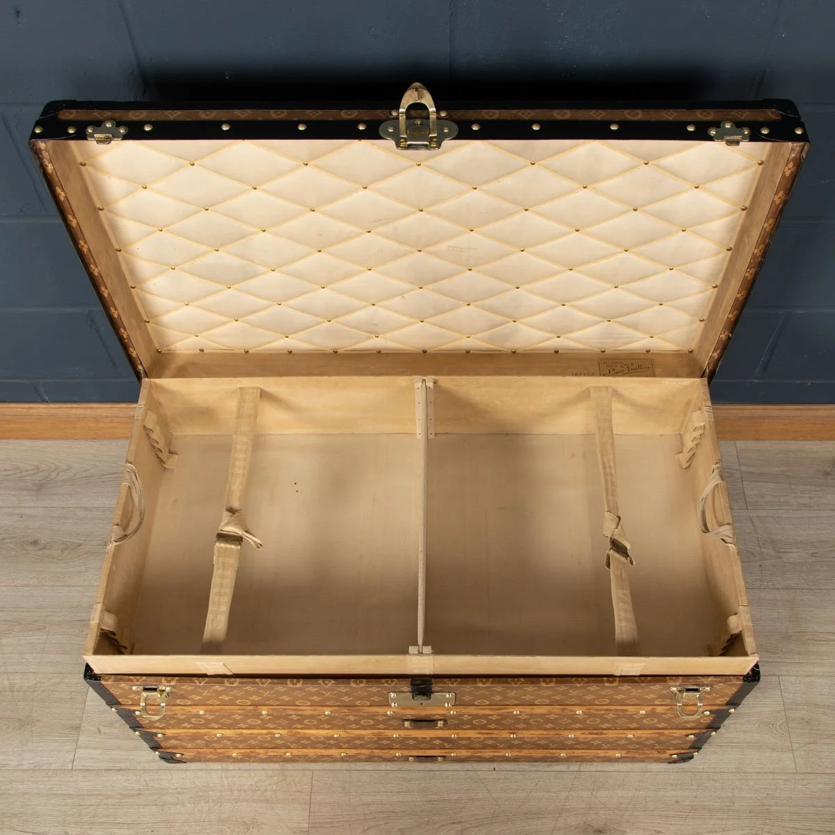PUSHKIN ANTIQUES - ANTIQUE 20thC LOUIS VUITTON TRUNK IN WOVEN CANVAS, PARIS c.1900 - 26.jpg