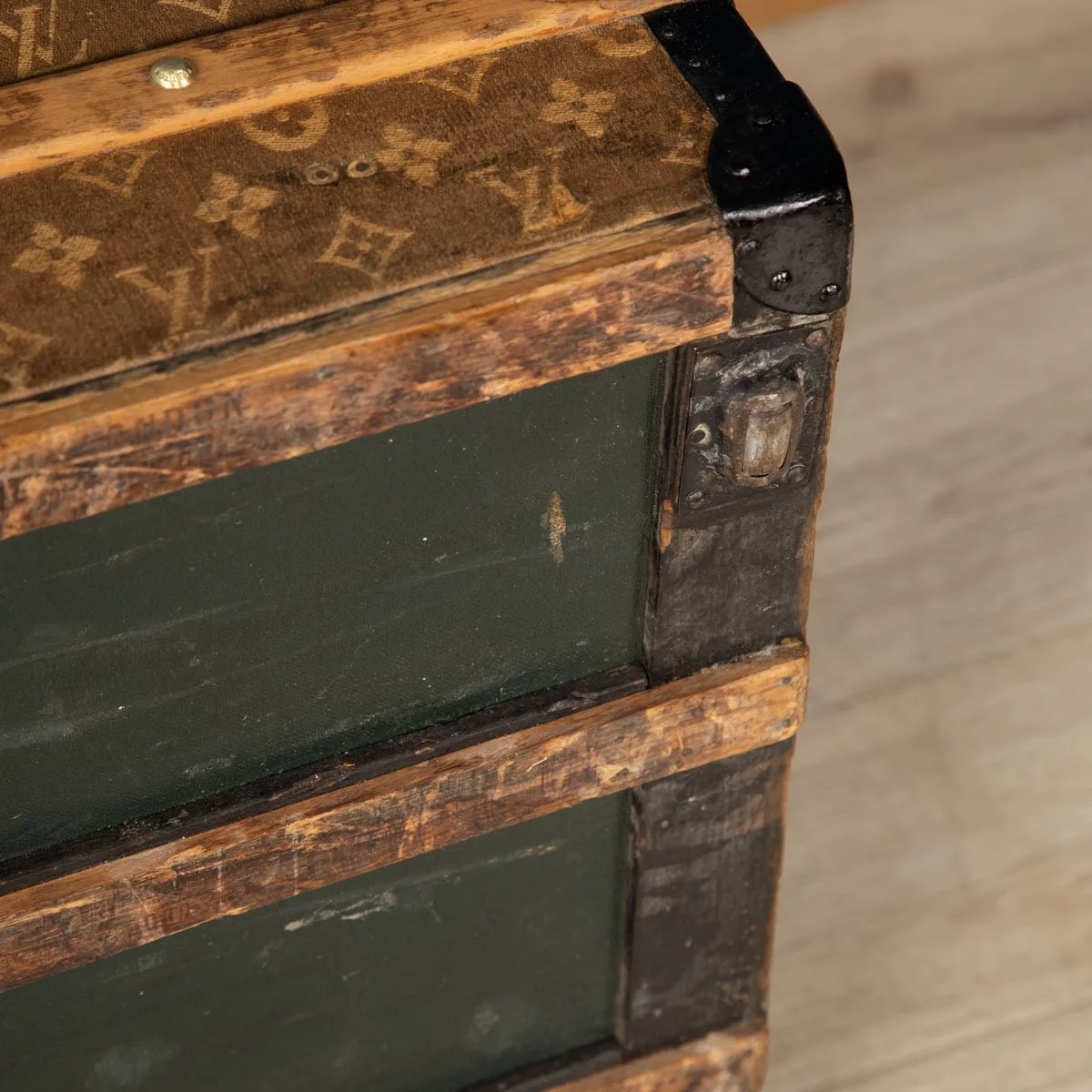 PUSHKIN ANTIQUES - ANTIQUE 20thC LOUIS VUITTON TRUNK IN WOVEN CANVAS, PARIS c.1900 - 32.jpg