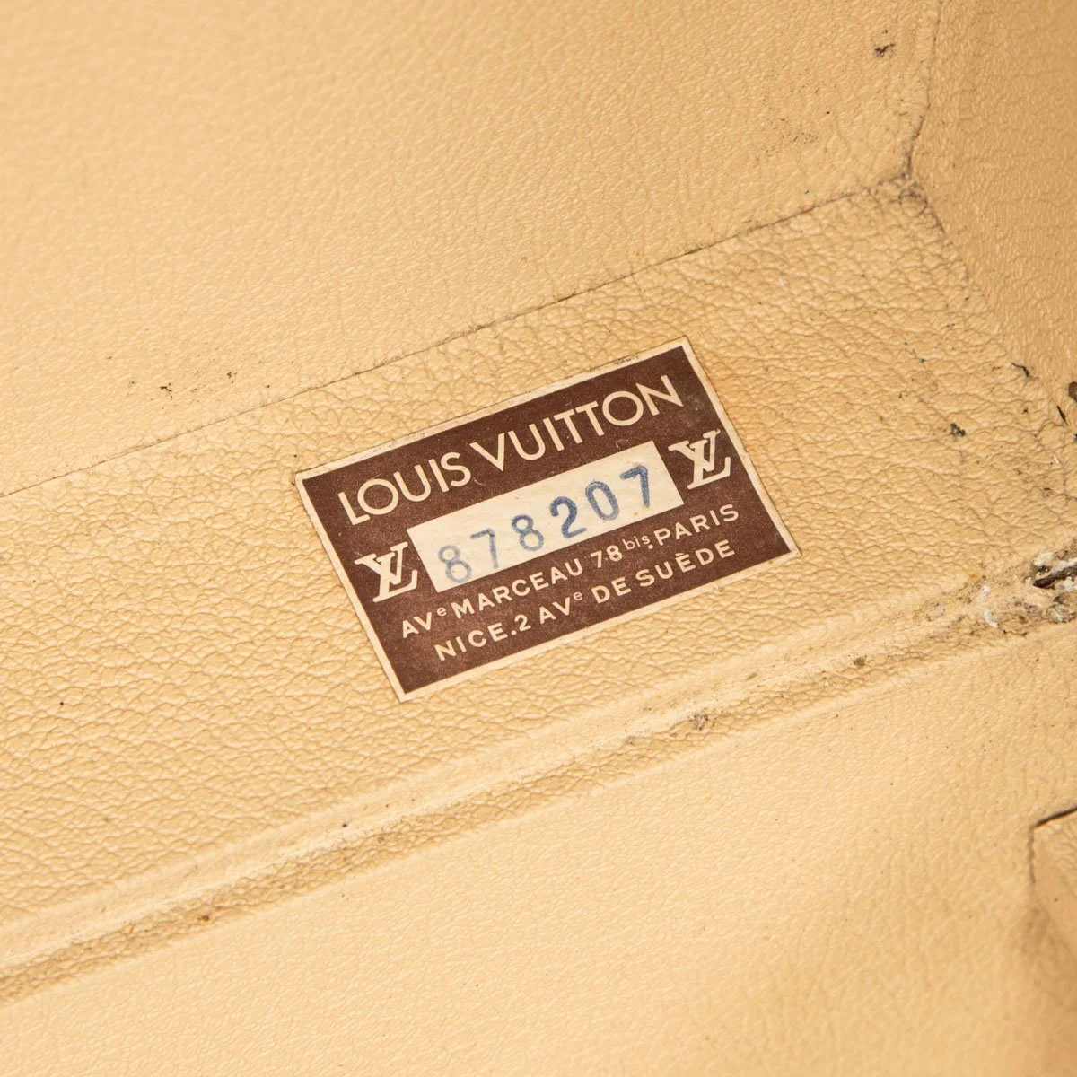 PUSHKIN ANTIQUES - LOUIS VUITTON SUITCASE IN MONOGRAM CANVAS, PARIS c.1970 - 25.jpg